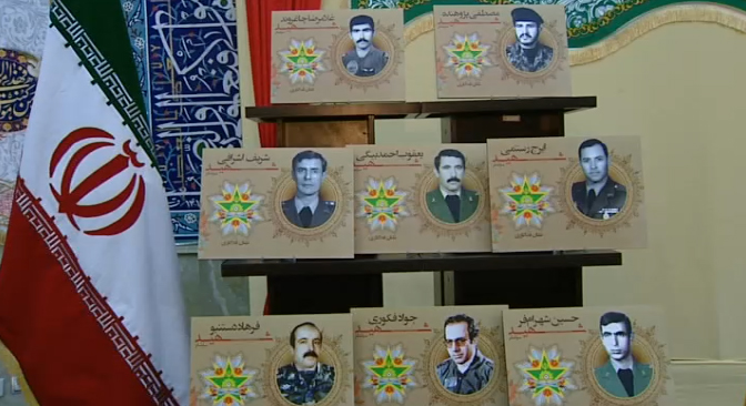 اهدای نشان فداکاری به خانواده‌های فرماندهان شهید ارتش