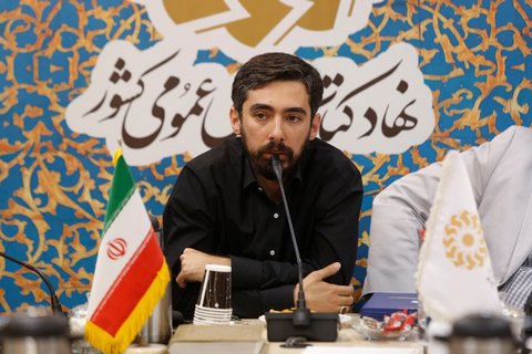 امکان دسترسی اعضای فعال کتابخانه‌های عمومی به نرم افزار کاربردی «طاقچه»