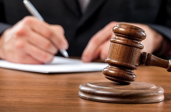 محکومیت وکیل متخلف به ارائه مشاوره رایگان حقوقی