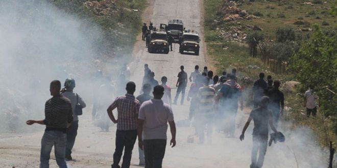 یورش نظامیان صهیونیست به راهپیمایی فلسطینیان