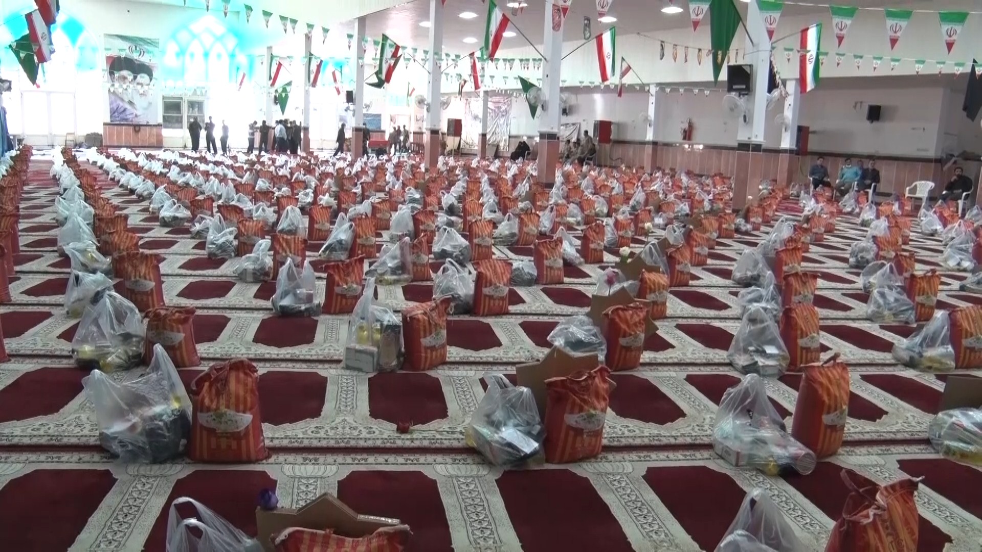 برگزاری رزمایش مواسات و همدلی رمضان در مرکز فرهنگی قرآنی جامعه بیت الزهرا (س)آران و بیدگل