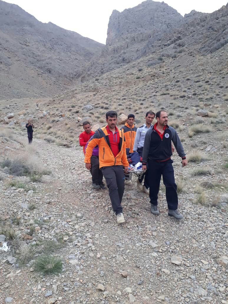 سقوط مرد 50 ساله از کوه های اطراف شاهین شهر