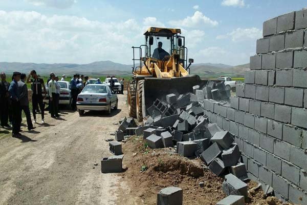 قلع و قمع ۲۵۰ مورد ساخت و ساز غیر مجاز در اراضی استان کرمانشاه