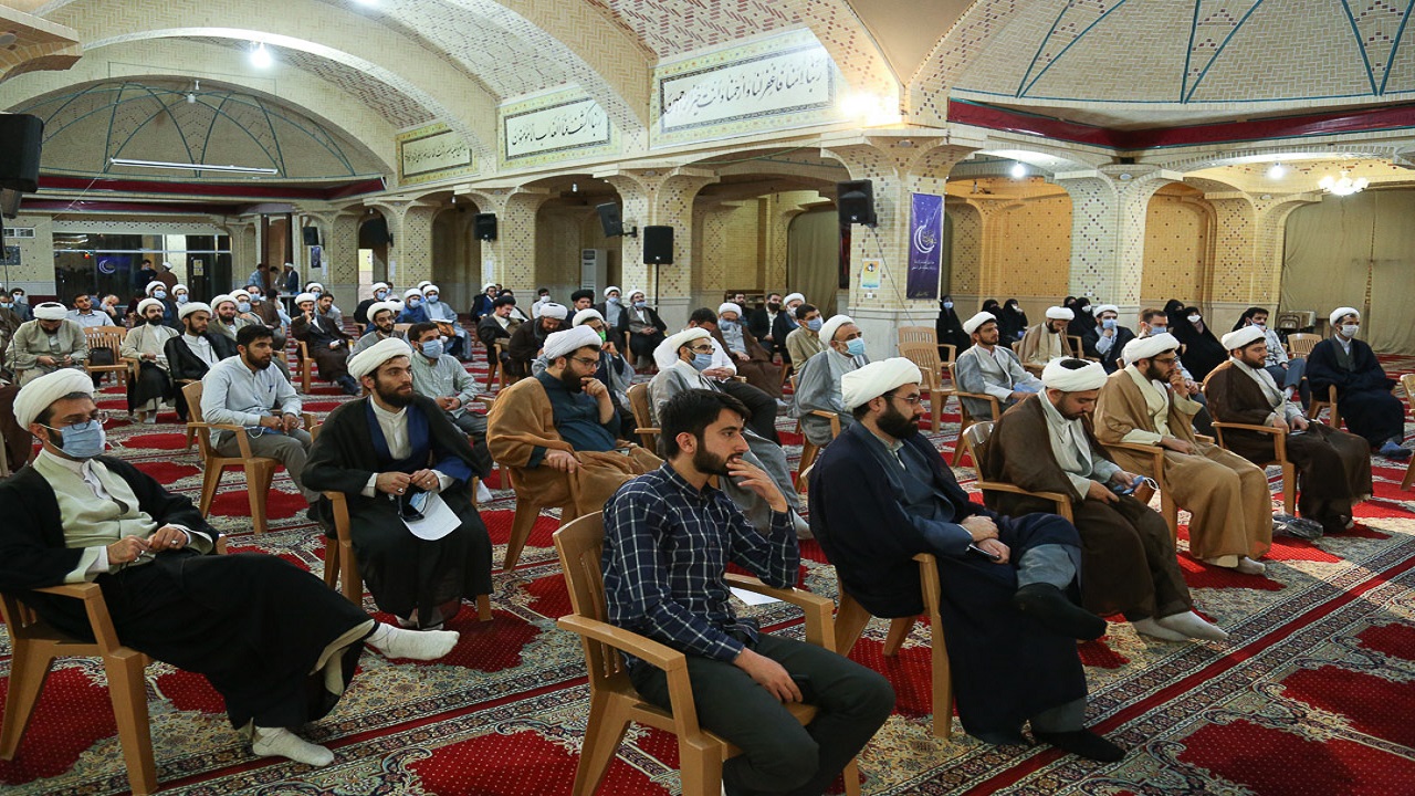 تجلیل از روحانیون جهادگر در قزوین