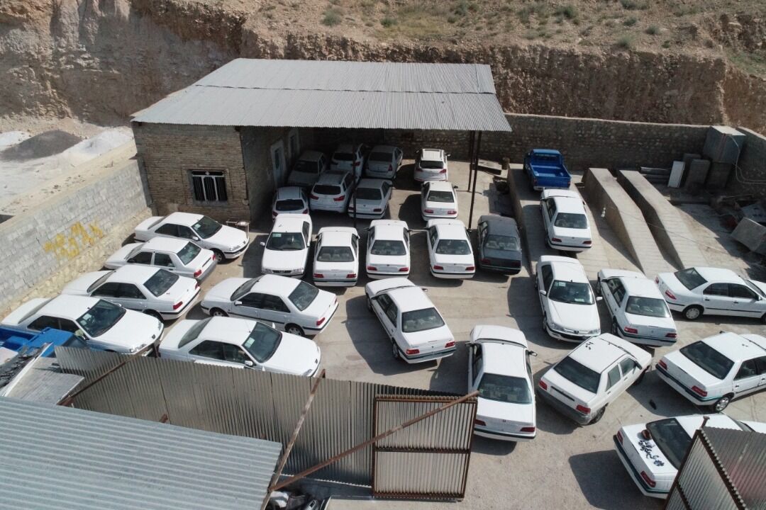 کشف انبار احتکار خودرو در شیراز
