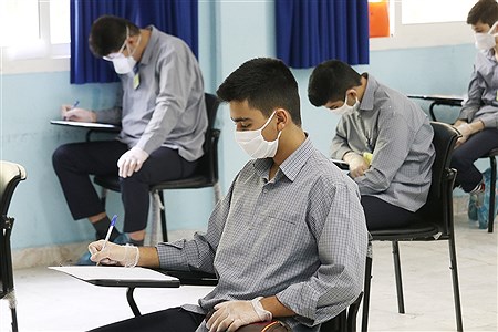 حضور دانش آموزان پایه نهم و دوازدهم زنجانی بر سر میز امتحانات