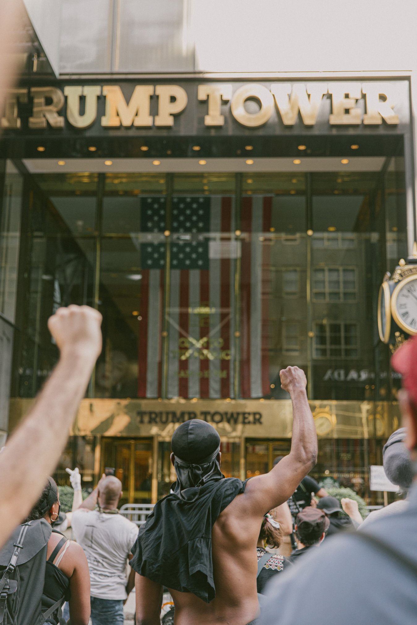 تظاهرات در برابر برج ترامپ در نیویورک