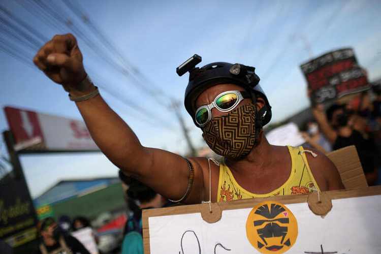 برزیل صحنه تظاهرات علیه پلیس خشونت طلب آمریکا