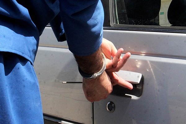 دستگیری سارق محتویات درون خودرو با اعتراف ۱۷ فقره سرقت