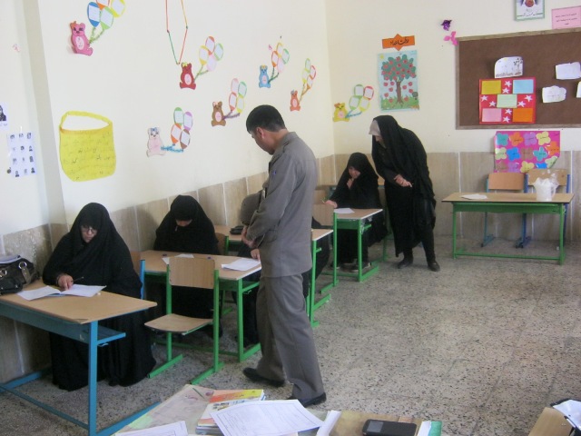 برگزاری امتحانات سوادآموزان در بویراحمد با رعایت دستورات بهداشتی