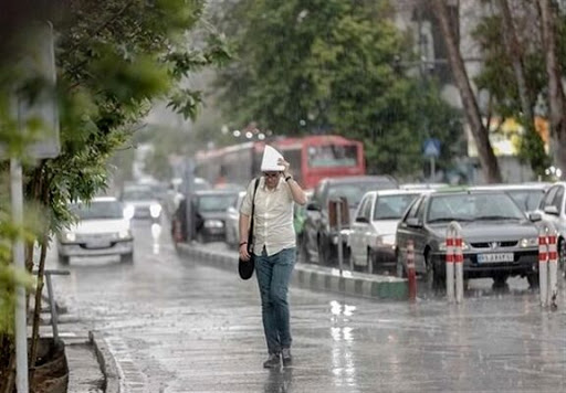 رگبار باران و باد شدید در راه آذربایجان شرقی