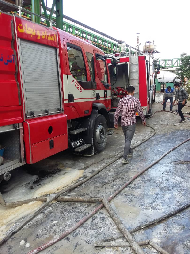 مصدومیت پنج نفر در حادثه آتش سوزی کارخانه ای در شهرک صنعتی اشترجان