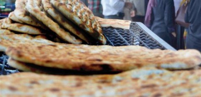 اِعمال جریمه برای عاملان افزایش بهای نان در یاسوج