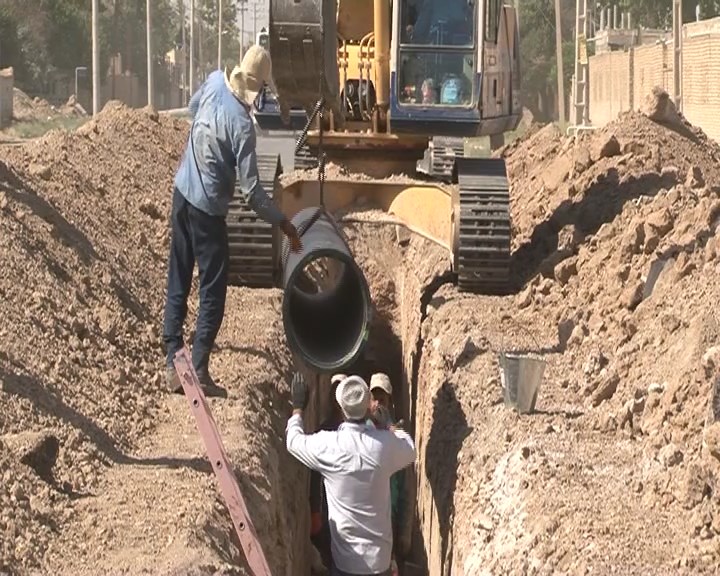 اجرای طرح خط انتقال آب از لوله ۱۴۰۰ میلیمتری زازران به خمینی شهر