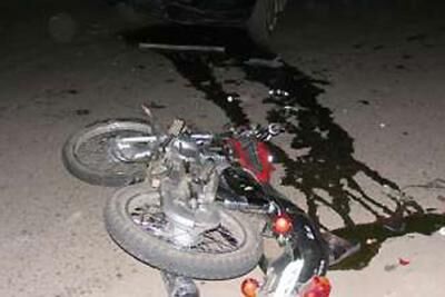 سه کشته در برخورد نیسان با موتورسیکلت در فین