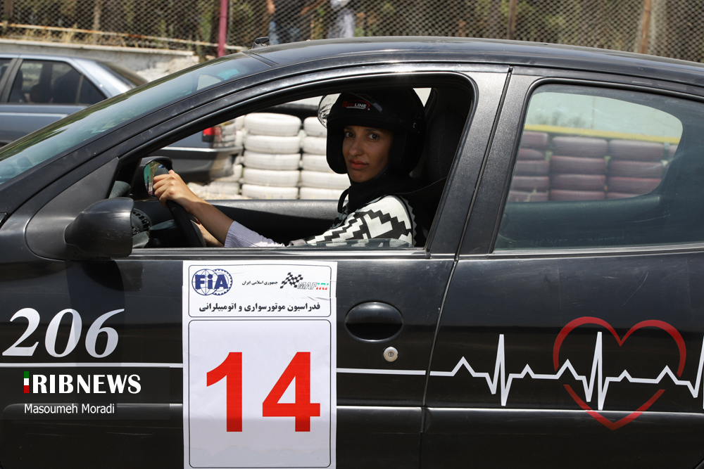 کسب رتبه‌های برتر بانوان اصفهانی در نخستین دوره مسابقات اتومبیلرانی بانوان
