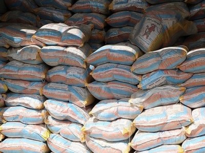 کشف۳۲۲ تن برنج احتکار در باوی