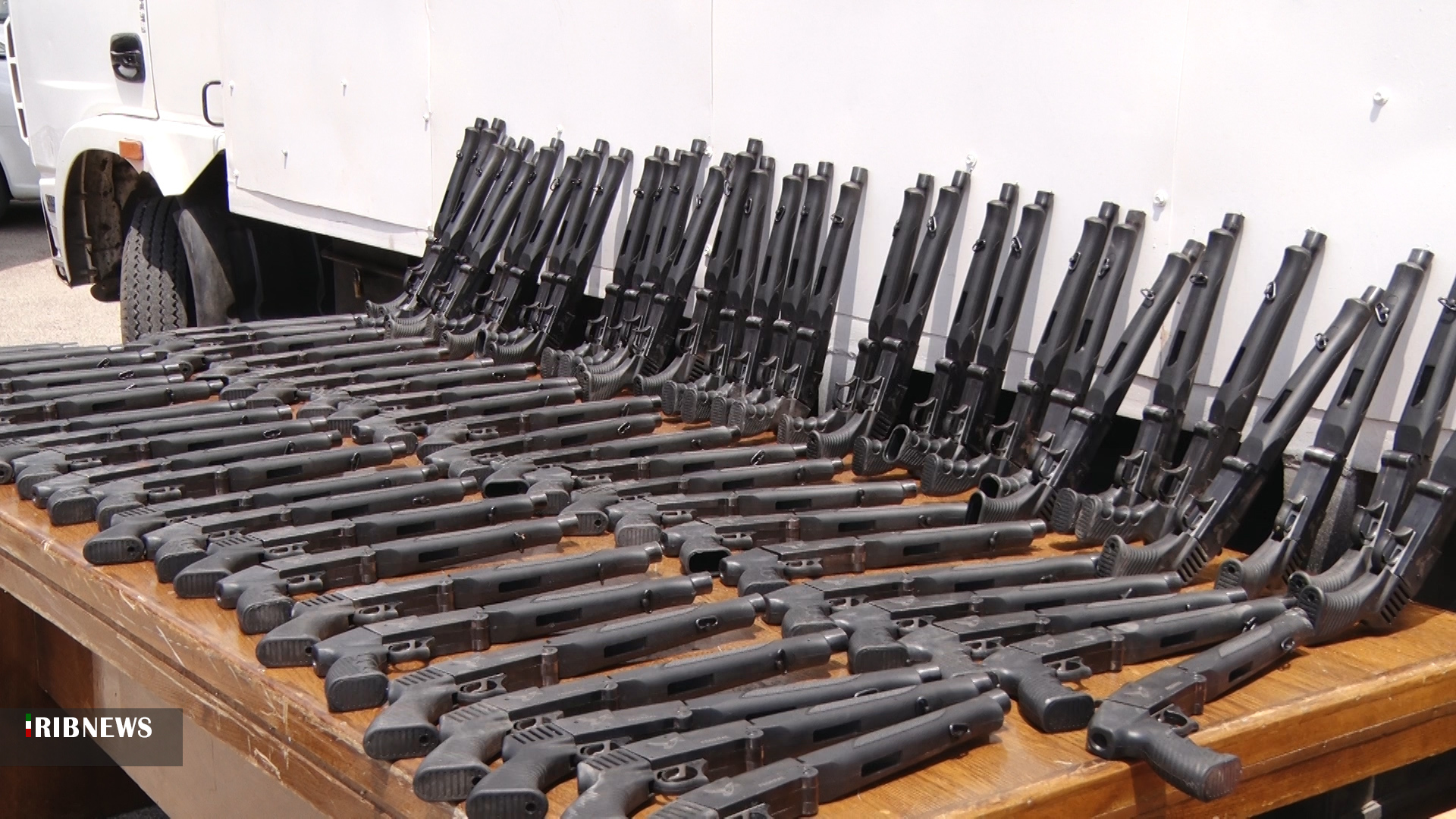 انهدام باند قاچاق سلاح با کشف ۲۰۰ قبضه اسلحه جنگی