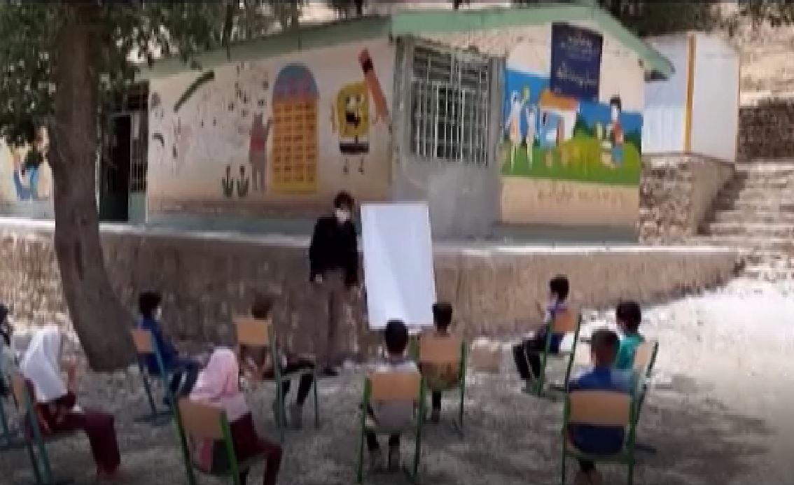 تدریس با رعایت فاصله اجتماعی در 9 آموزشگاه روستایی