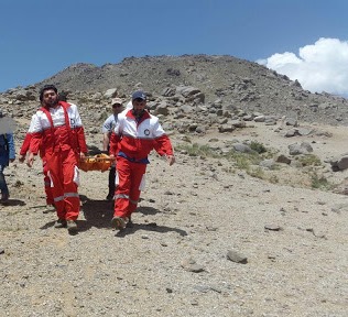 امدادرسانی هلال احمر به ۳ فرد گرفتار در ارتفاعات «چرمین» سیروان