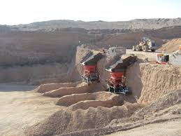 استخراج روزانه 30 هزار تن سنگ آهن از معادن سنگان خواف