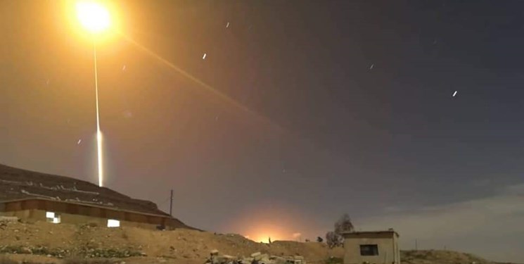 مقابله پدافند سوریه با حملات هوایی در السویداء و دیرالزور