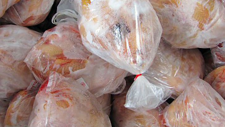عرضه مرغ منجمد تنظیم بازار به قیمت هر کیلو ۱۳ هزار ۵۰۰ تومان