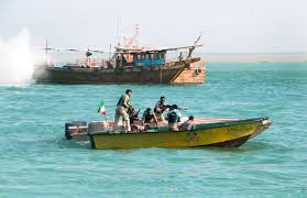 توقیف شناور  کالای قاچاق در آب‌های ساحلی ماهشهر