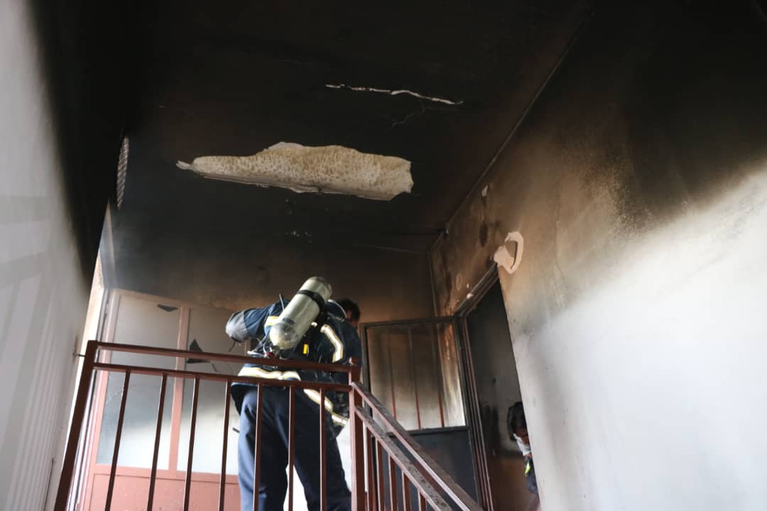 آتش سوزی در یک انباری در مجتمع مسکونی