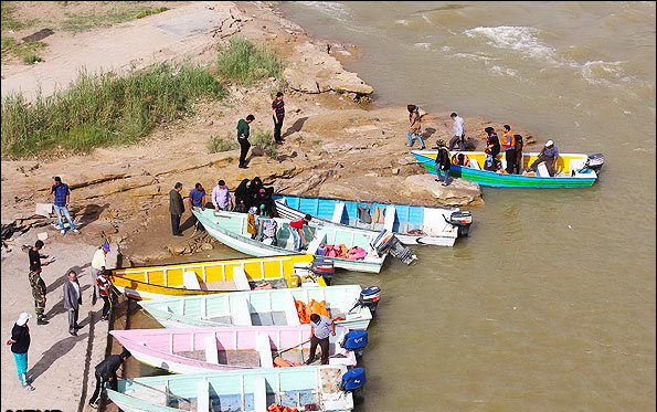 تاثیر نصب اسکله قایقرانی اهواز در توسعه گردشگری آبی خوزستان