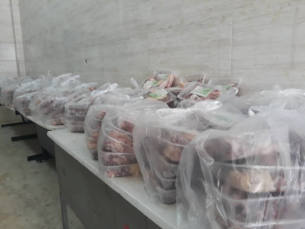توزیع 400 بسته گوشت نذری در کرج
