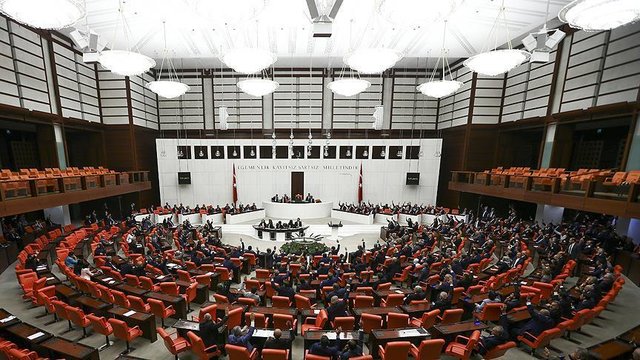 نماینده پارلمان ترکیه خواستار توضیح وزیر دفاع شد