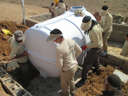 تلاش گروه‌های جهادی برای آبرسانی به مناطق کم آب خوزستان