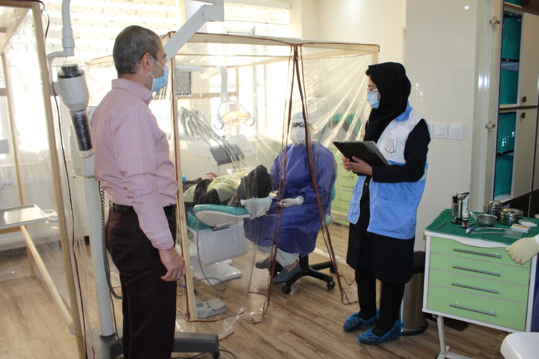 بازدید کارشناسان بهداشت محیط و نظارت بر درمان از مراکز درمانی در نیشابور