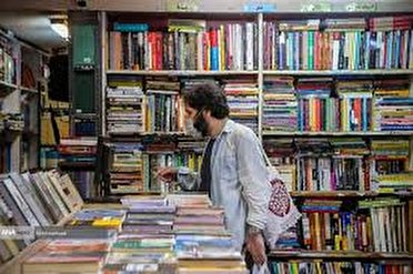 خرید ۹۰ میلیونی کتاب در زنجان
