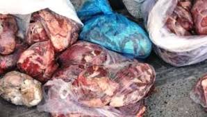 کشف بیش 200 کیلوگرم گوشت فاسد در رودبار