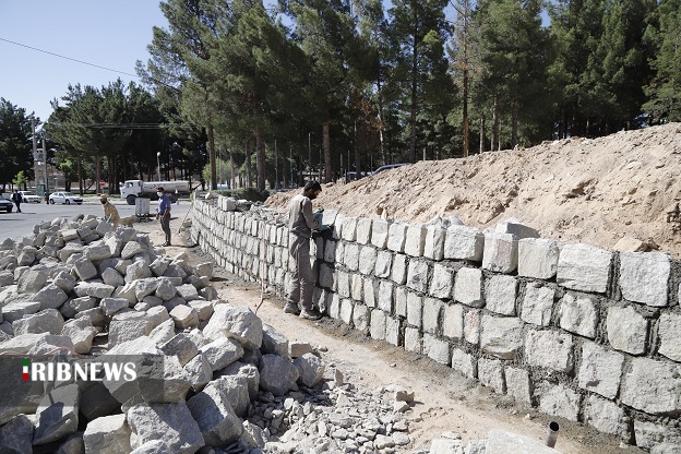 آغاز طرح اجرای دیوار سنگی و فضای سبز در کاظمیه بیرجند