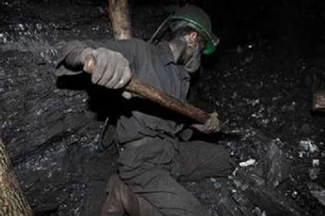 فوت یک کارگر معدن به علت ریزش سنگ