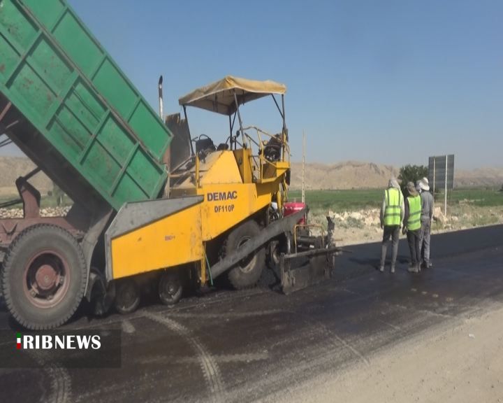 اجرای عملیات روکش آسفالت جاده چرام به سمت باشت و گچساران