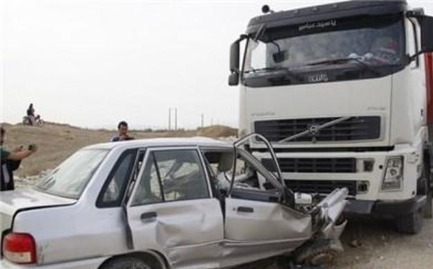 عدم توجه به جلو راننده پراید، حادثه آفرید