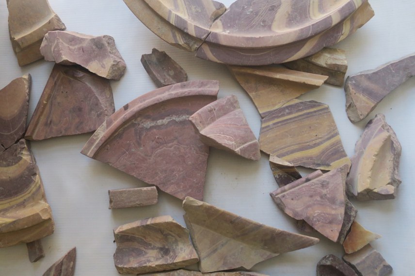 ساماندهی قطعات ظروف سنگی تاریخی تخت جمشید