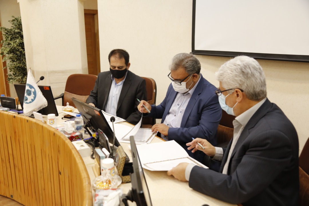 توسعه همکاری‌های علمی دانشگاه اصفهان با سازمان صمت