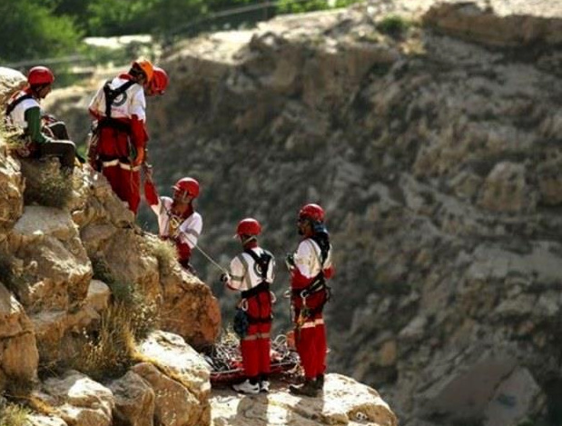 نجات دو گردشگر غیر بومی در دره «ویژدرون» ایلام