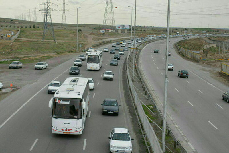تردد بیش از ۹۰۲ هزار مسافر در جاده‌های کرمانشاه