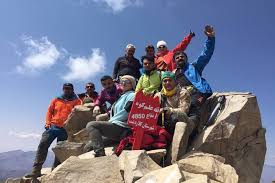 کوهنوردان مهابادی دومین قله مرتفع ایران را فتح کردند