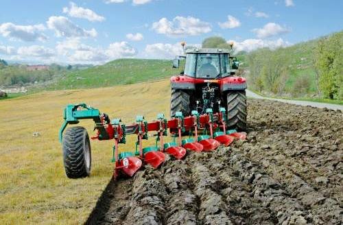 نوسازی تجهیزات کشاورزی در آذربایجان غربی