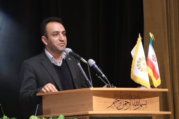خدمات حضوری به اعضا در کتابخانه‌های عمومی فارس