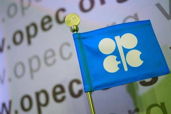 پایندی اعضای اوپک پلاس بر توافق کاهش عرضه نفت در شهریور