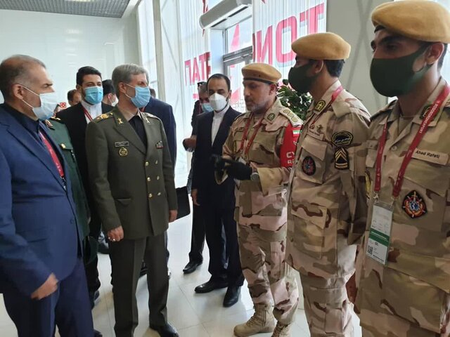 دیدار وزیر دفاع و پشتیبانی نیرو‌های مسلح با تیم حافظان نظم مرزبانی ناجا