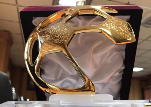 اهدای جایزه بازی جوانمردانه در نیمه نهایی جام حذفی